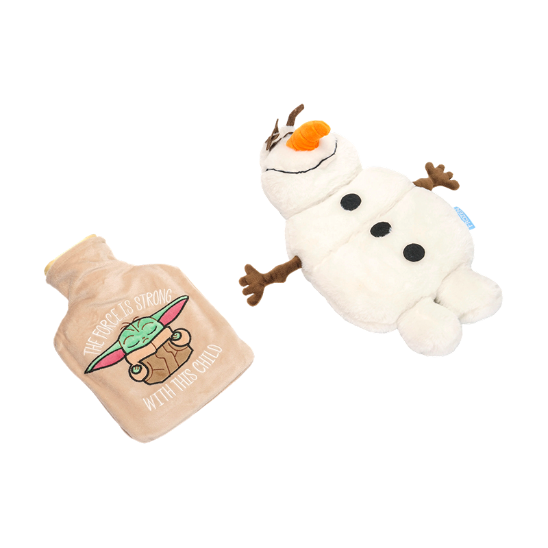 Plysjleker for snømann og pepperkaker Plysjleker for snømann og pepperkaker